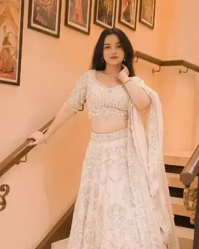 Escort Antah